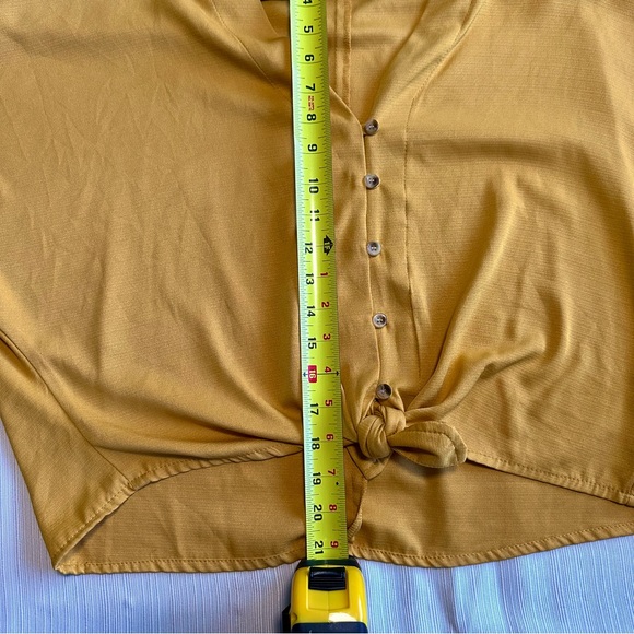 Style Envy tie front blouse mustard- yellow -gold color size L - Picture 8 of 8